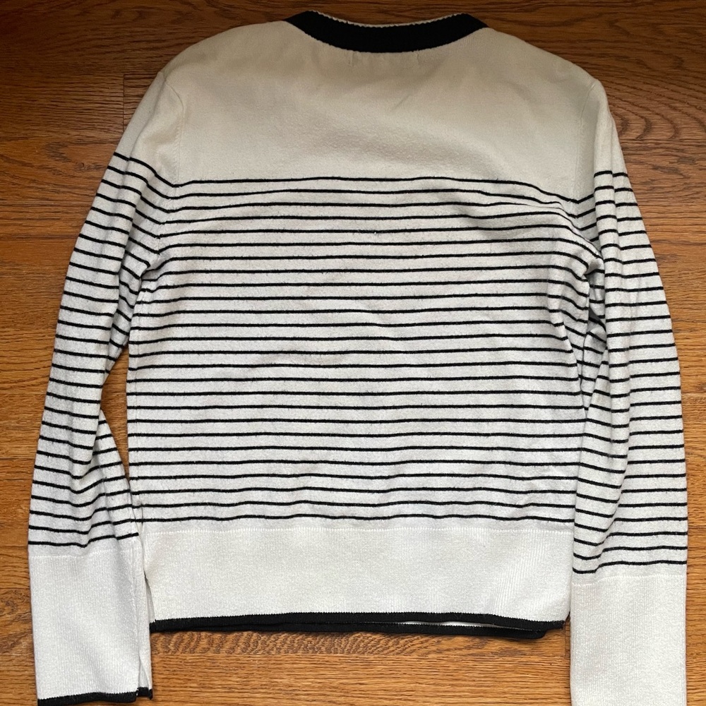 Olivaceous striped sweater